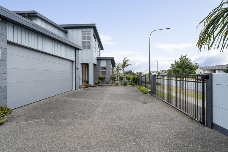 Photo of property in 64 Sandhurst Drive, Papamoa Beach, Papamoa, 3118