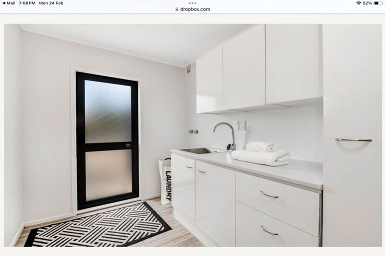 Photo of property in 1/1 Tern Place, Unsworth Heights, Auckland, 0632