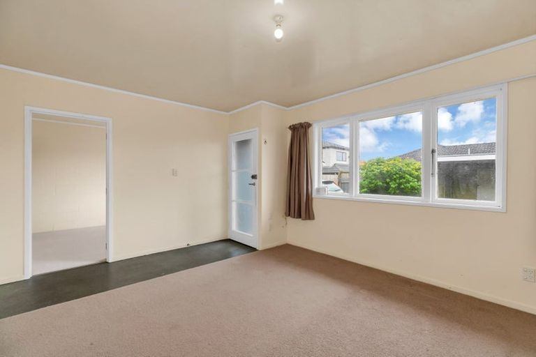 Photo of property in 3 Norman Spencer Drive, Papatoetoe, Auckland, 2104