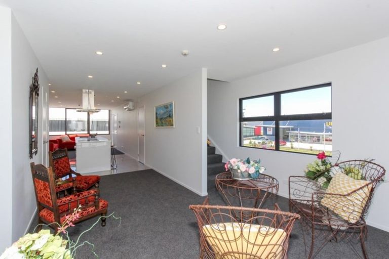 Photo of property in 1/86 Hurlstone Drive, Waiwhakaiho, New Plymouth, 4312