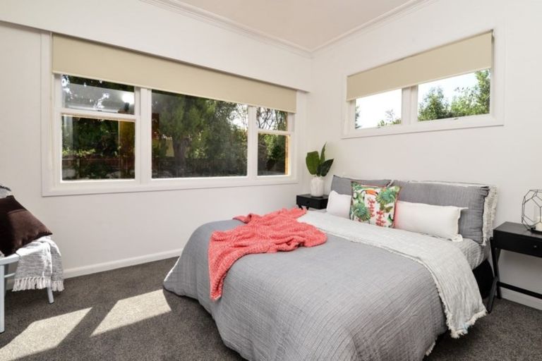 Photo of property in 16 Forest Lake Road, Forest Lake, Hamilton, 3200