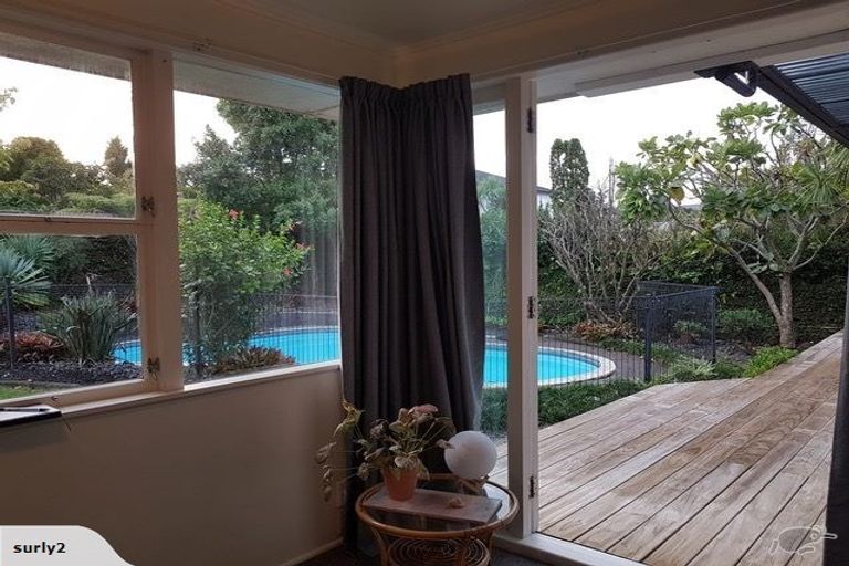 Photo of property in 6 Merchant Avenue, Te Atatu South, Auckland, 0610