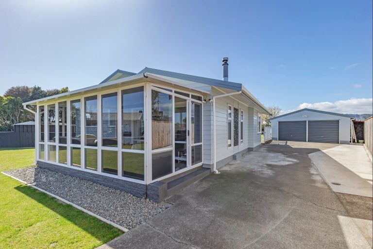 Photo of property in 7 Harlech Street, Levin, 5510