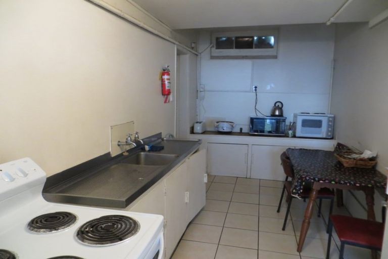 Photo of property in 22 Hawker Street, Mount Victoria, Wellington, 6011