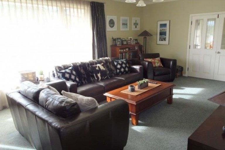 Photo of property in 1 Wilson Crescent, Karoro, Greymouth, 7805