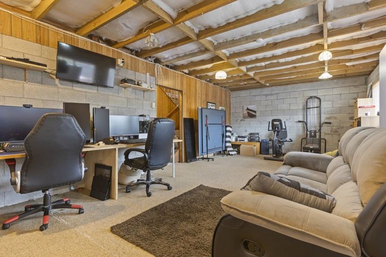 Photo of property in 41 Discovery Place, Marfell, New Plymouth, 4310