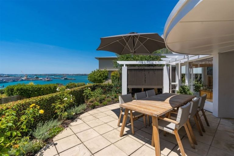 Photo of property in 31b Stanley Point Road, Stanley Point, Auckland, 0624