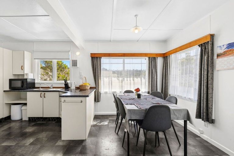 Photo of property in 38 Tipahi Street, Nelson South, Nelson, 7010