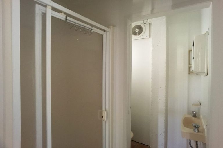 Photo of property in 3/270 Wairau Road, Glenfield, Auckland, 0627