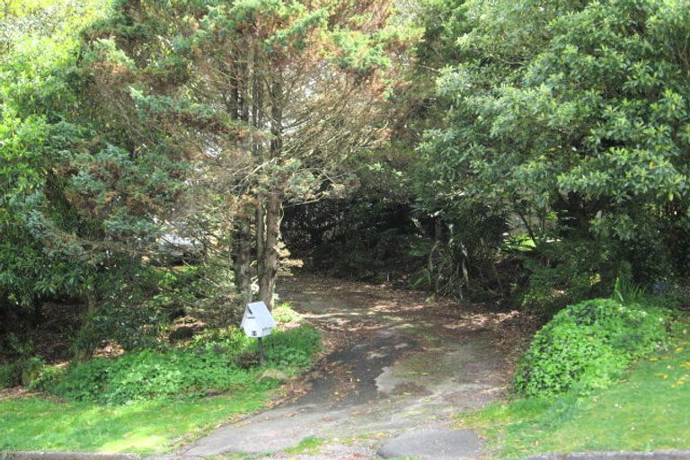 Photo of property in 51 Grand Vue Road, Kawaha Point, Rotorua, 3010