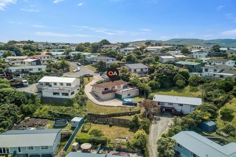 Photo of property in 10 Finn Place, Titahi Bay, Porirua, 5022