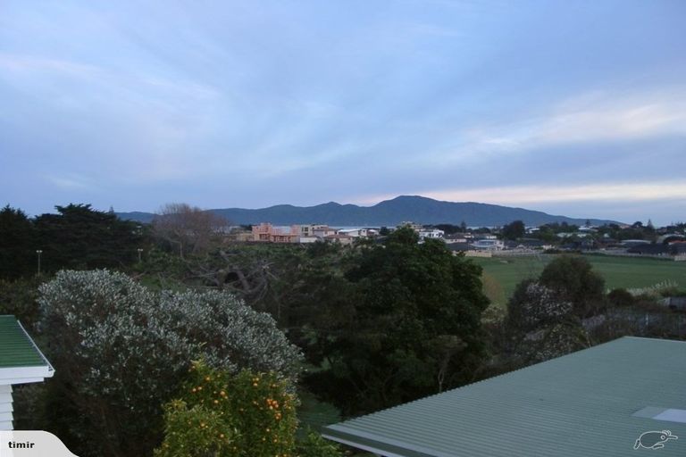 Photo of property in 5 Miro Road, Raumati South, Paraparaumu, 5032