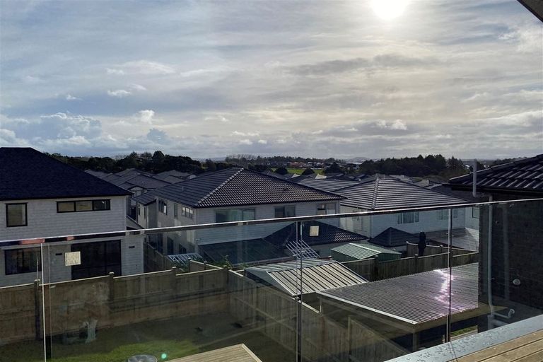 Photo of property in 33 Mcquoids Road, Flat Bush, Auckland, 2019