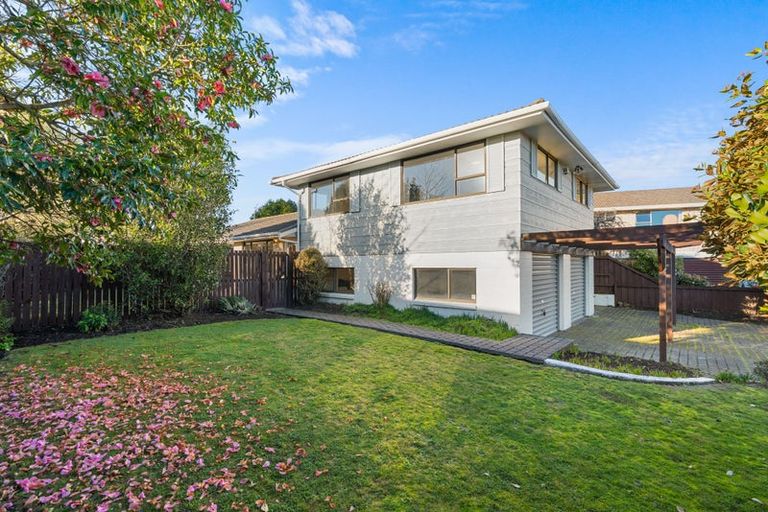 Photo of property in 12 Juniper Place, Burnside, Christchurch, 8053