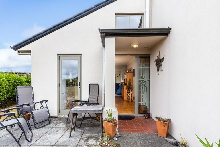 Photo of property in 22 Lakeridge Close, Rangatira Park, Taupo, 3330