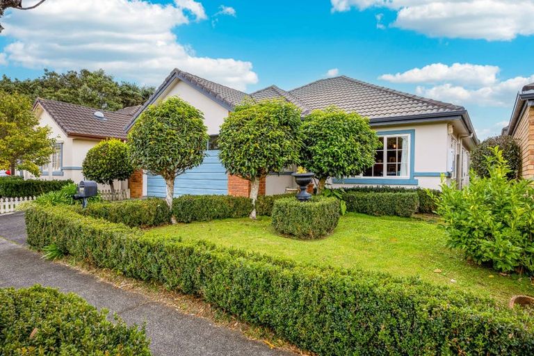 Photo of property in 4 Applebox Lane, Henderson, Auckland, 0612