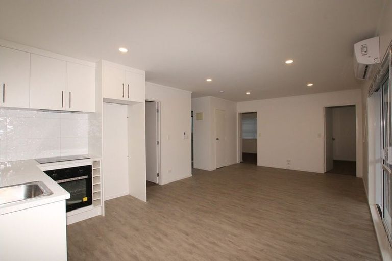 Photo of property in 306 Sunset Road, Windsor Park, Auckland, 0632