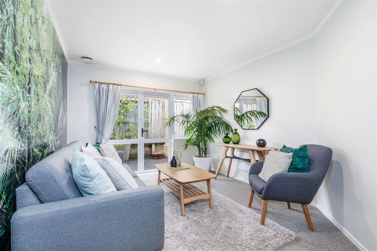 Photo of property in 31 Jubaea Place, Henderson, Auckland, 0610