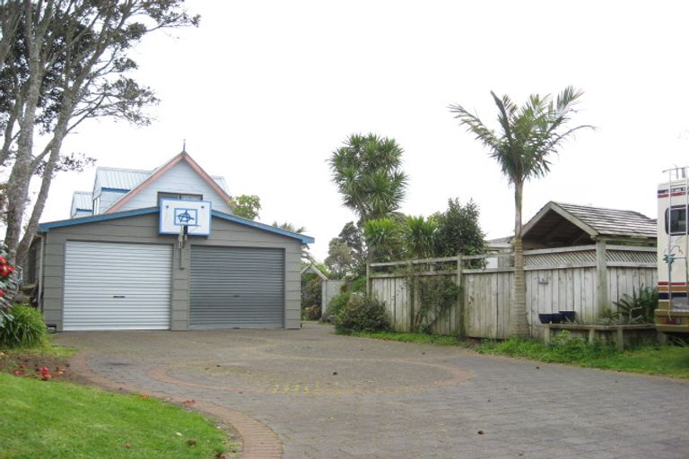Photo of property in 13 Hau Lane, Oakura, 4314
