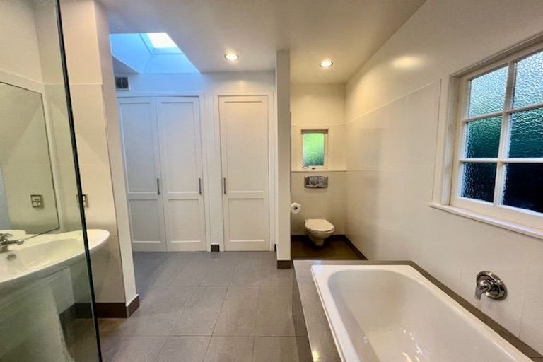 Photo of property in 232 Lake Road, Hauraki, Auckland, 0622