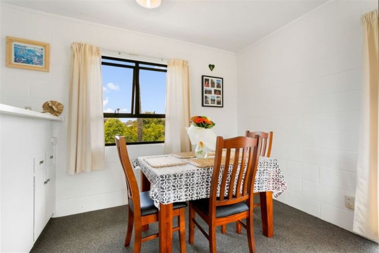 Photo of property in 2/17 Coyle Street, Sandringham, Auckland, 1025