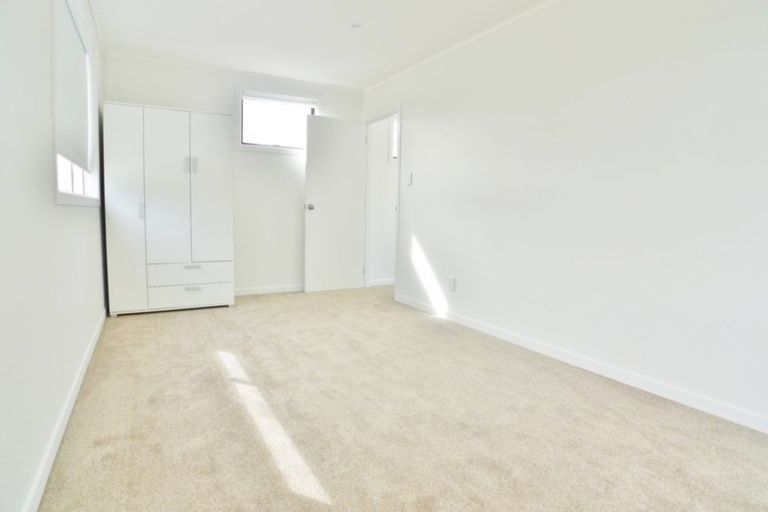 Photo of property in 192 Henderson Valley Road, Henderson, Auckland, 0612