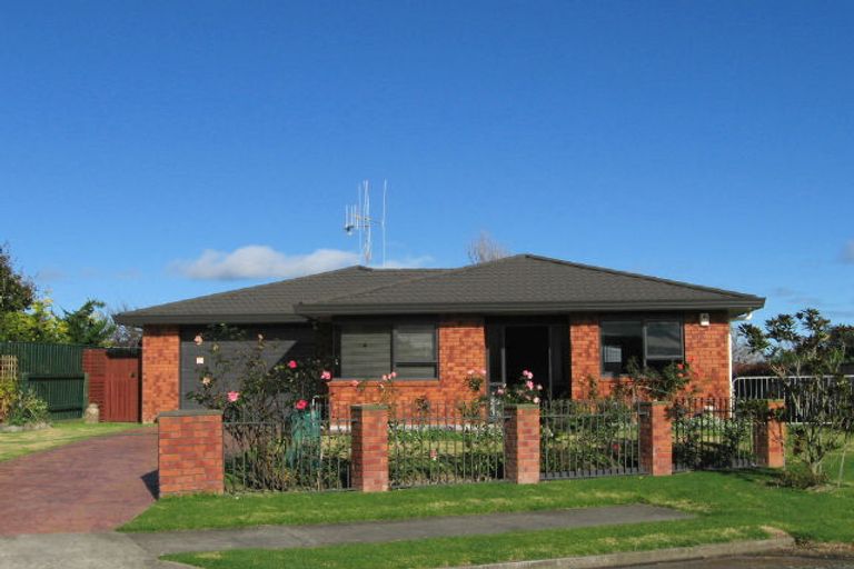 Photo of property in 4 Mclaren Place, Otaki, 5512