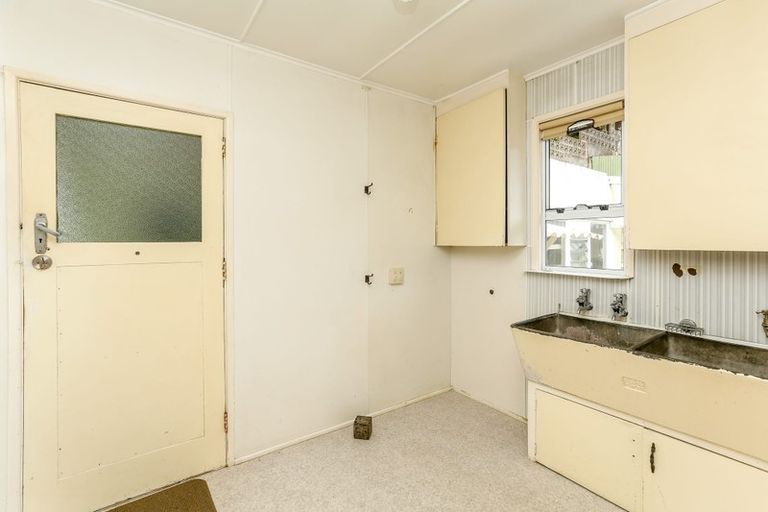 Photo of property in 108 Huatoki Street, Frankleigh Park, New Plymouth, 4310