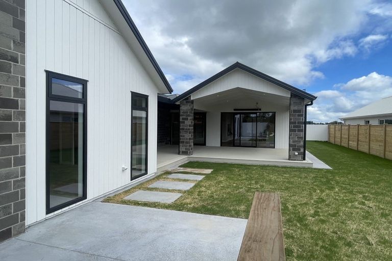 Photo of property in 92 Hugo Shaw Drive, Cambridge, 3434