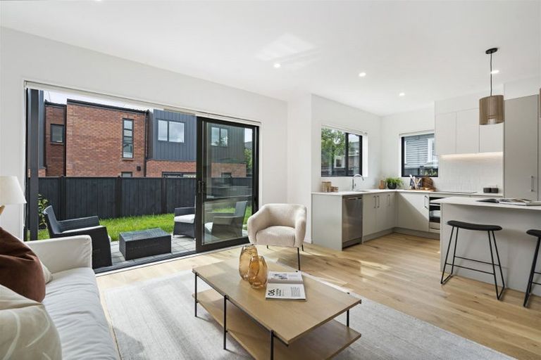 Photo of property in 53b Eversleigh Road, Belmont, Auckland, 0622