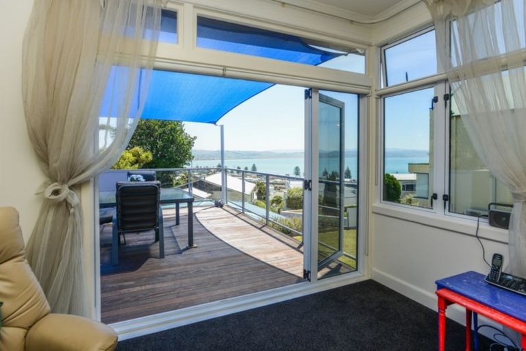Photo of property in 5 Milton Terrace, Hospital Hill, Napier, 4110