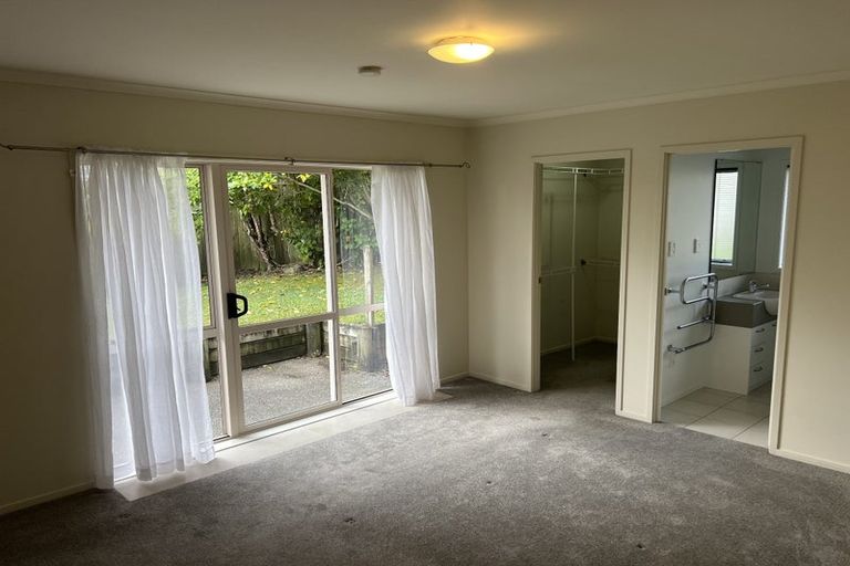 Photo of property in 14 Bibury Avenue, Henderson, Auckland, 0612