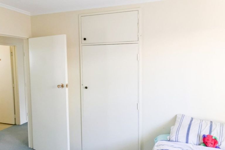 Photo of property in 3 Seddon Street, Takaro, Palmerston North, 4412