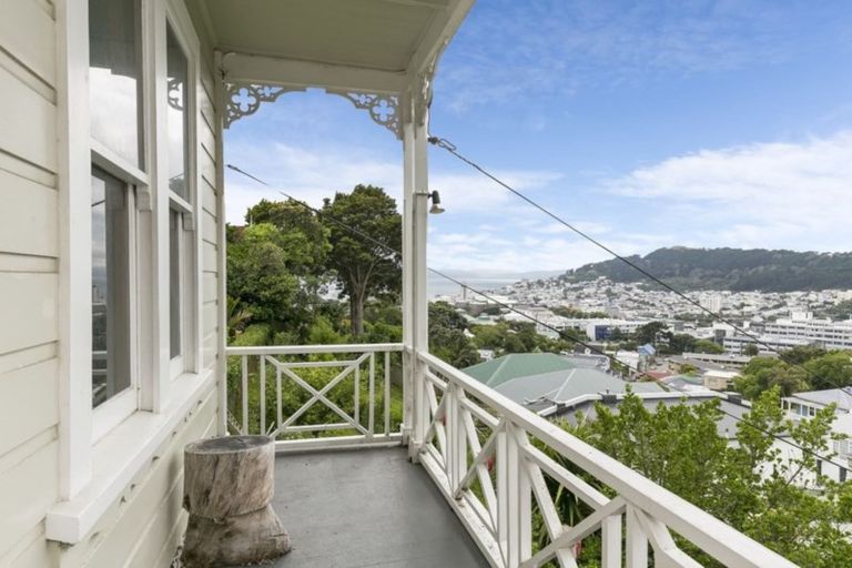 Photo of property in 88 Rolleston Street, Mount Cook, Wellington, 6021