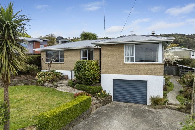 Photo of property in 75 Gilkison Street, Halfway Bush, Dunedin, 9010