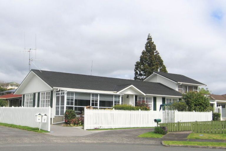 Photo of property in 24 Tupaea Place, Otumoetai, Tauranga, 3110