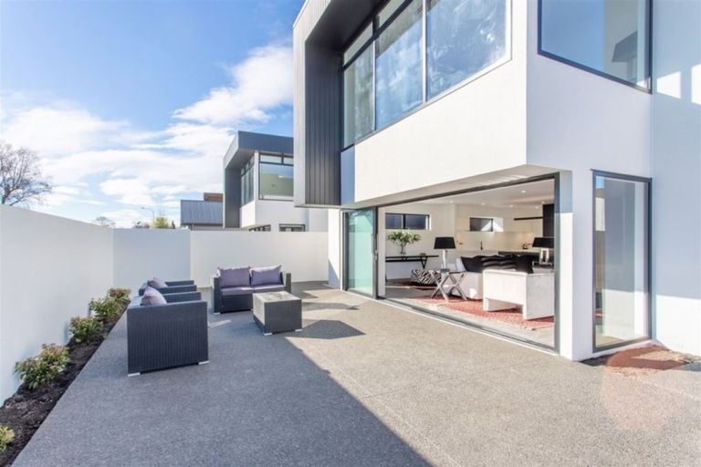 Photo of property in 80 Hewitts Road, Merivale, Christchurch, 8014