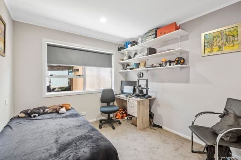 Photo of property in 1 Mirrabooka Avenue, Botany Downs, Auckland, 2010