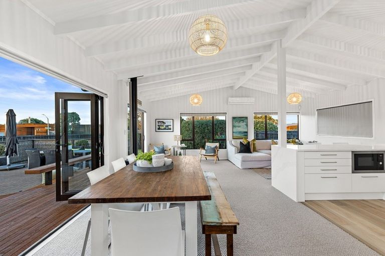 Photo of property in 2 The Southern Isle, Omaha, 0986