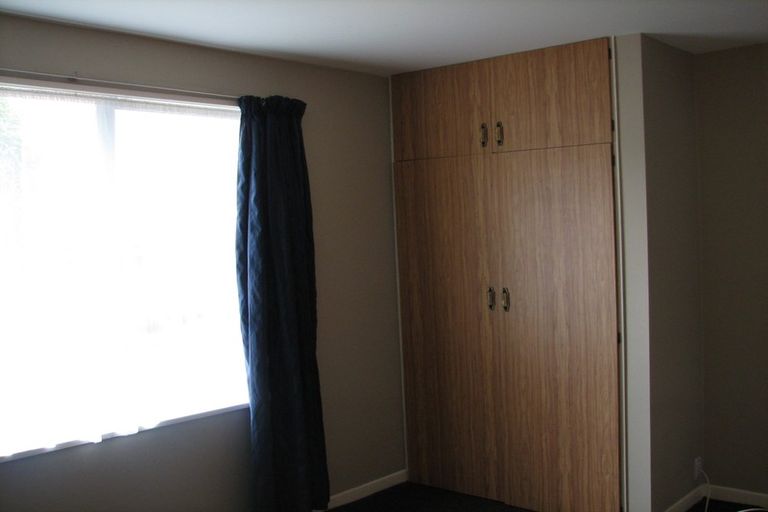 Photo of property in 8c Kruse Place, Redwood, Christchurch, 8051