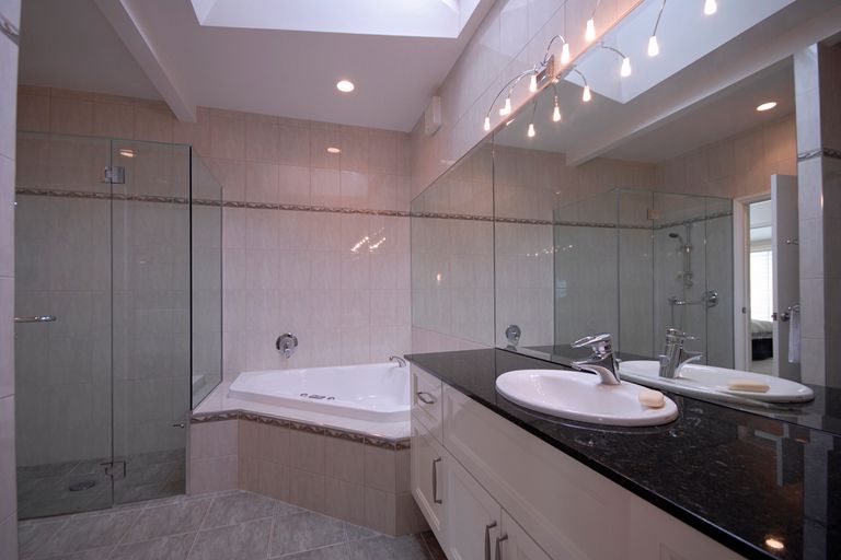 Photo of property in 1 Kings Road, Paihia, 0200