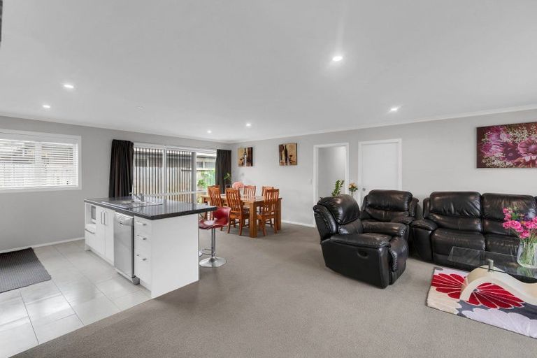 Photo of property in 17 Teatree Close, Huntington, Hamilton, 3210