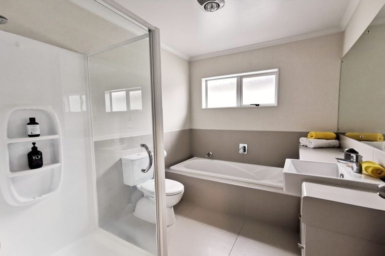 Photo of property in 106 Flat Bush School Road, Flat Bush, Auckland, 2019