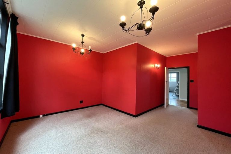 Photo of property in 20 Holsworthy Road, Lower Vogeltown, New Plymouth, 4310