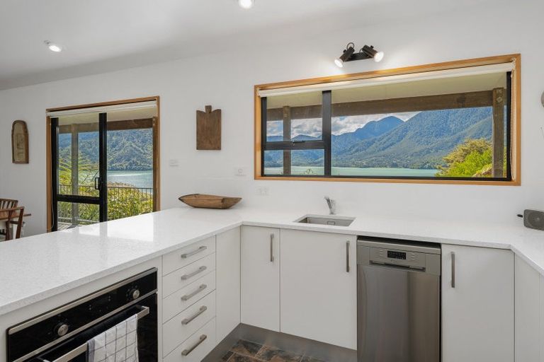 Photo of property in 672 Moetapu Bay Road, Moetapu Bay, Picton, 7282