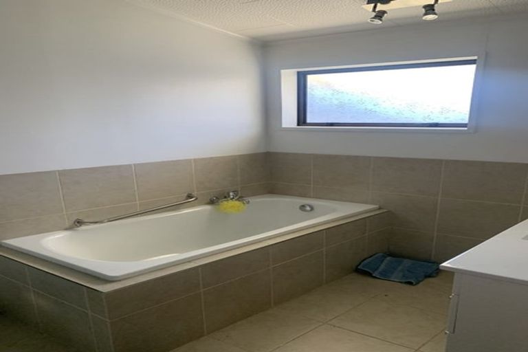 Photo of property in 12 Coulson Place, Alexandra, 9320