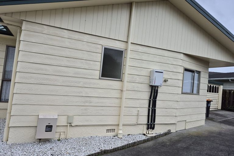 Photo of property in 17a Cecil Place, Cloverlea, Palmerston North, 4412