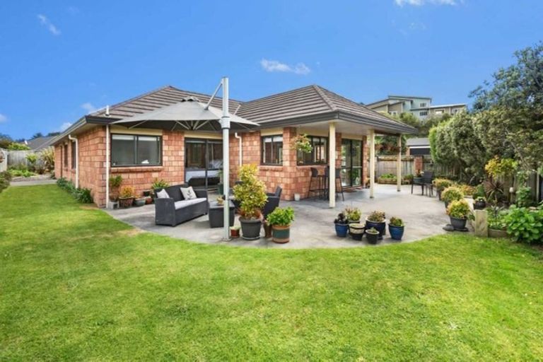 Photo of property in 17 Sams Way, Raumati South, Paraparaumu, 5032