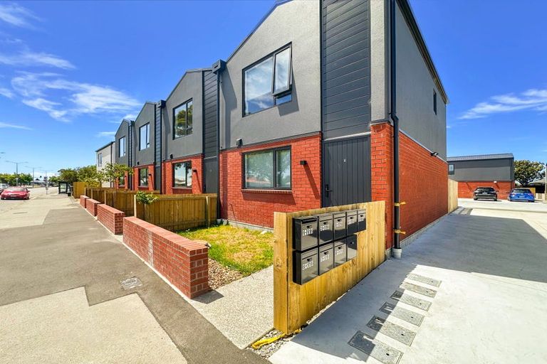 Photo of property in 2/116 Aldwins Road, Phillipstown, Christchurch, 8062