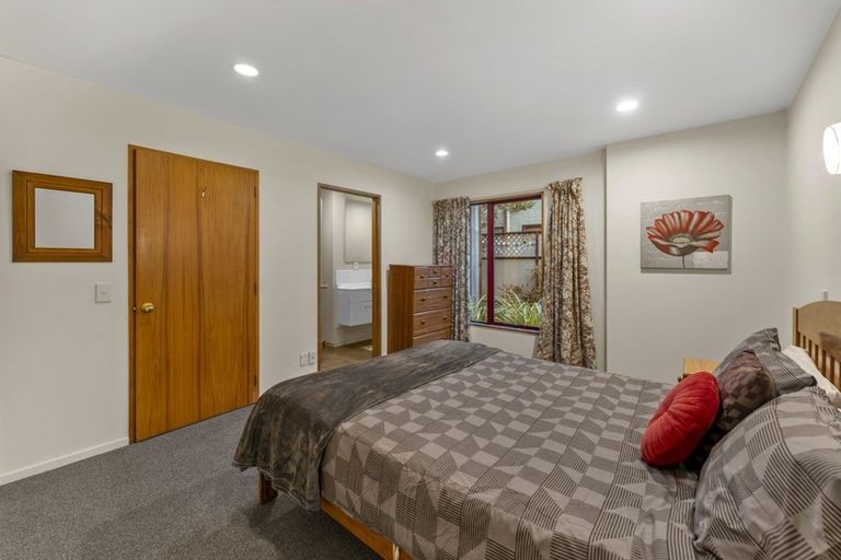 Photo of property in 22a Evergreen Place, Sunshine Bay, Queenstown, 9300